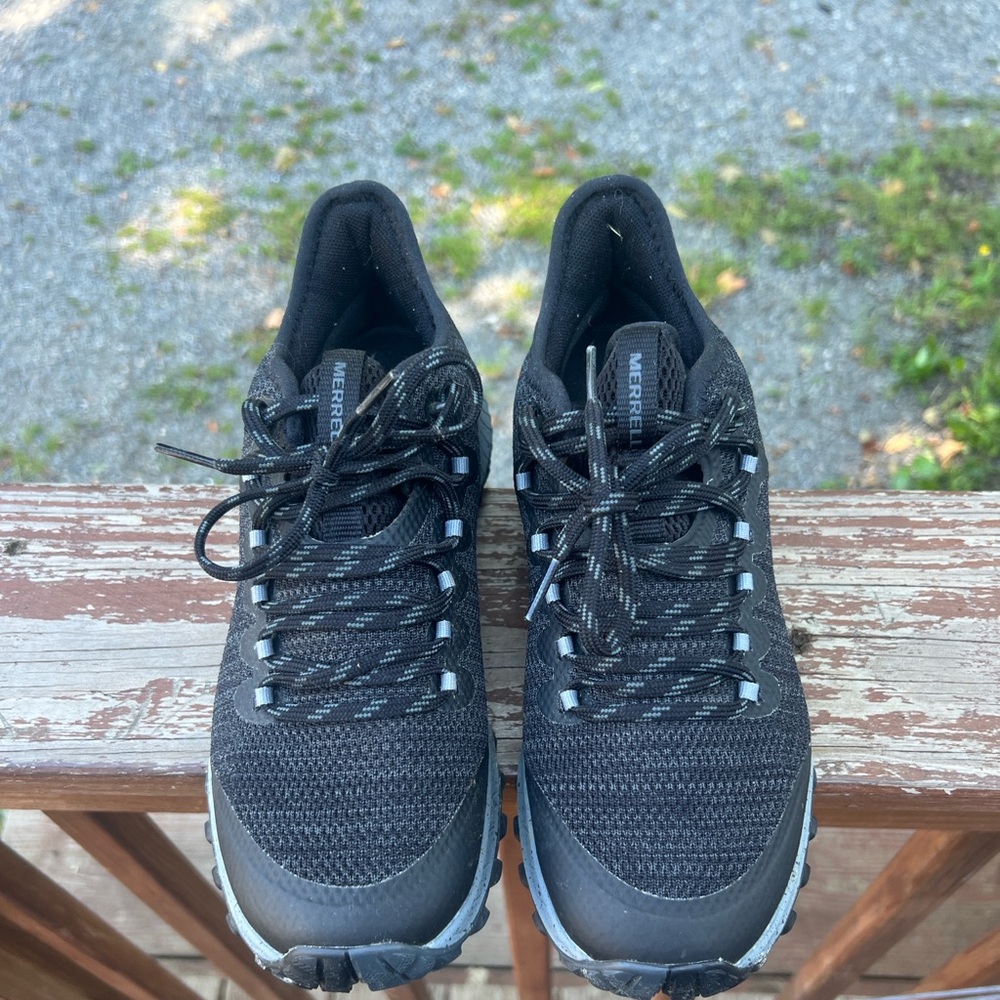 Merrell Size 8 Women’s Athletic Waterproof Trail Sneakers with Quantum Grip - Picture 2 of 9
